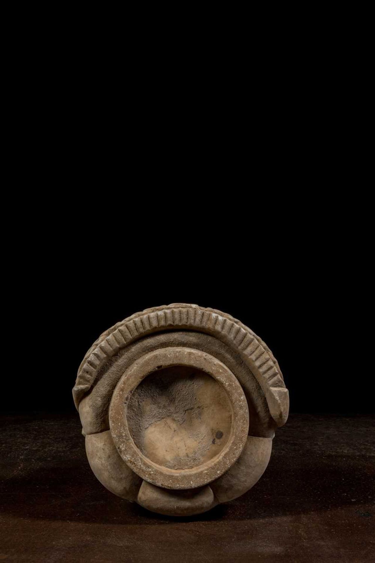 SEATED MARBLE BUDDHA NORTHERN QI 6TH DYNASTY CENTURY - Bild 6 aus 7