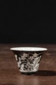 A BLACK-GROUND PORCELAIN CUP WITH CHINA LATE QINGY DYNASTY TO EARLY REPUBLIC PERIOD