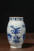 A CHINESE BLUE AND WHITE PORCELAIN VASE MING DYNASTY