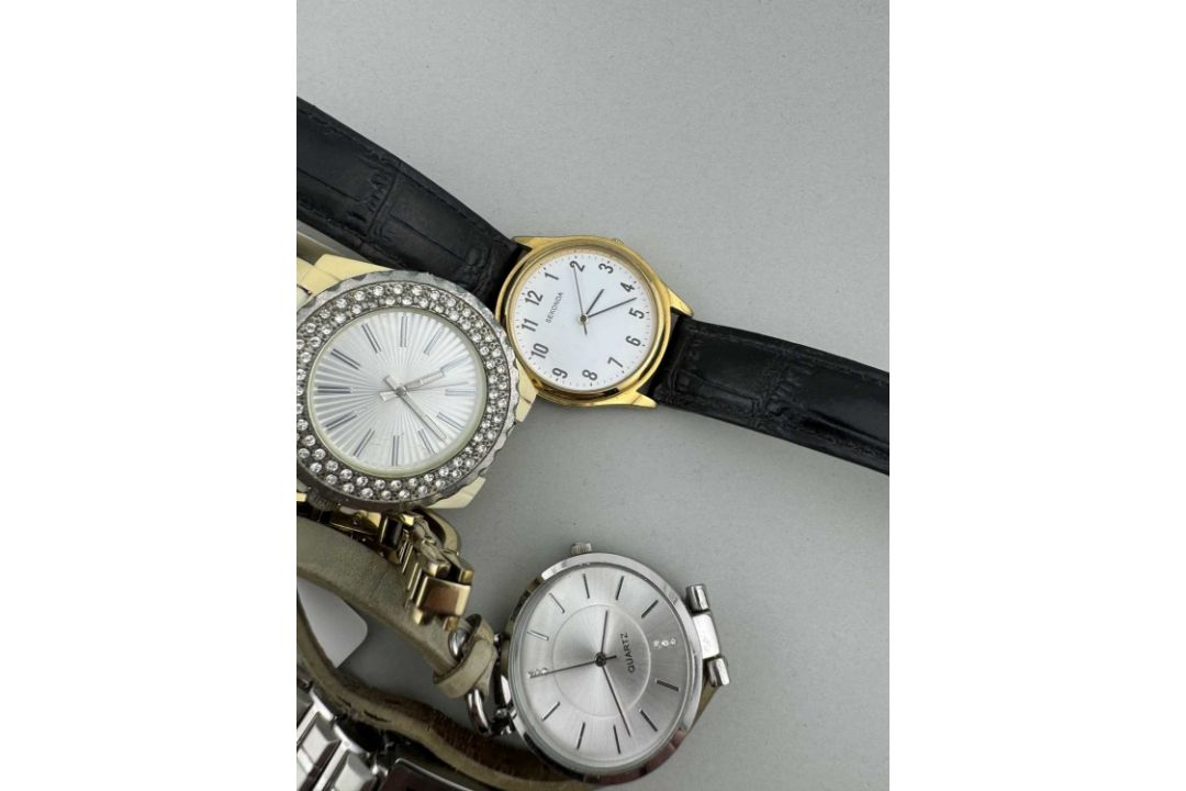 Watches: - Image 3 of 8