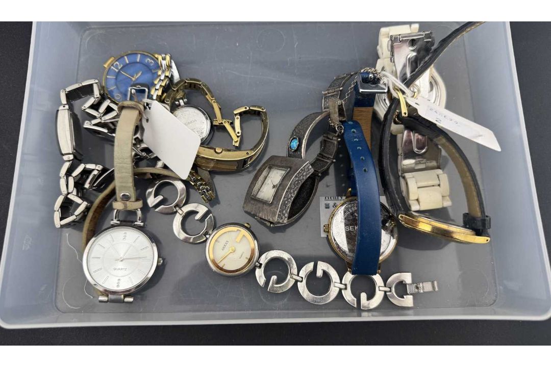 Watches: - Image 5 of 8