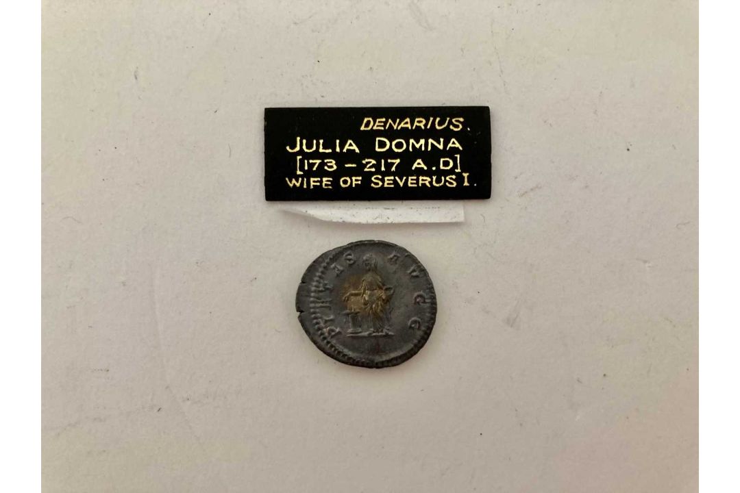 Numismatics: - Image 1 of 2