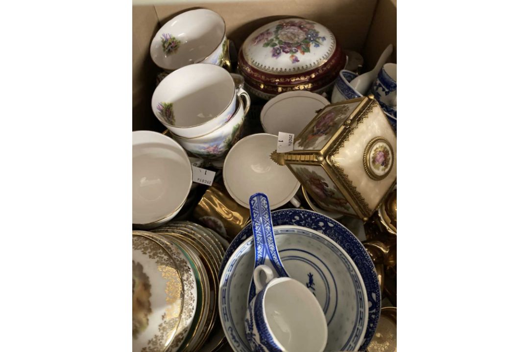 Ceramics: - Image 2 of 6