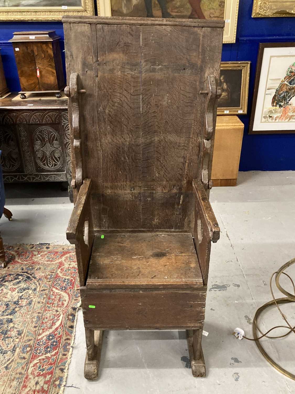 Furniture: - Image 4 of 11