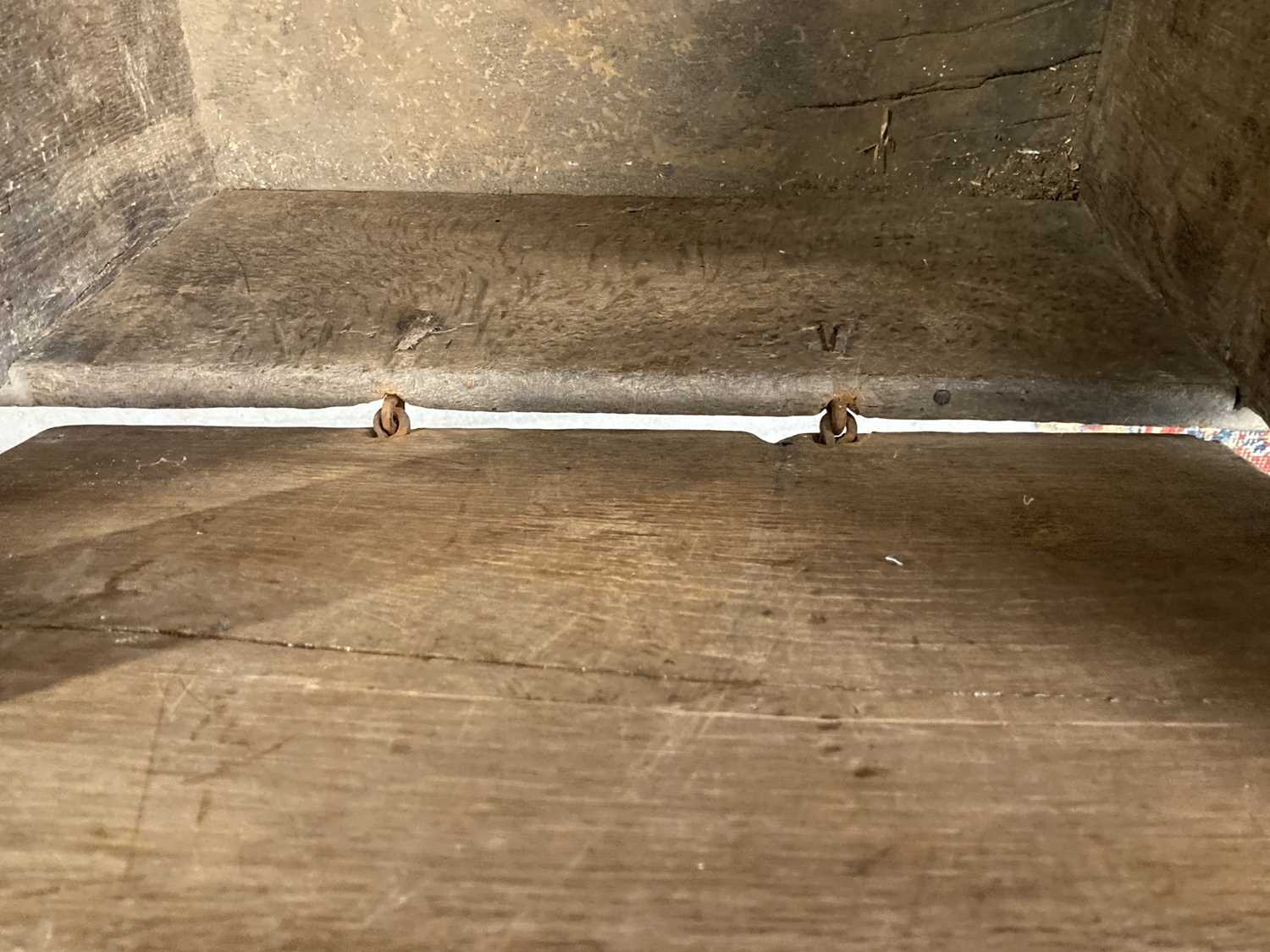 Furniture: - Image 10 of 11