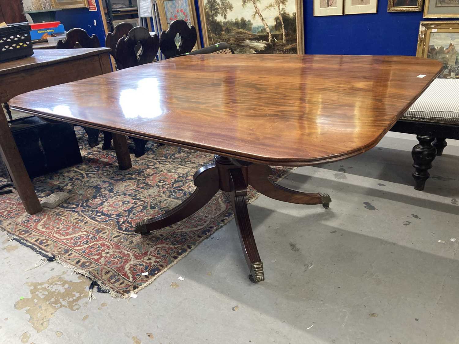 Furniture: - Image 4 of 6