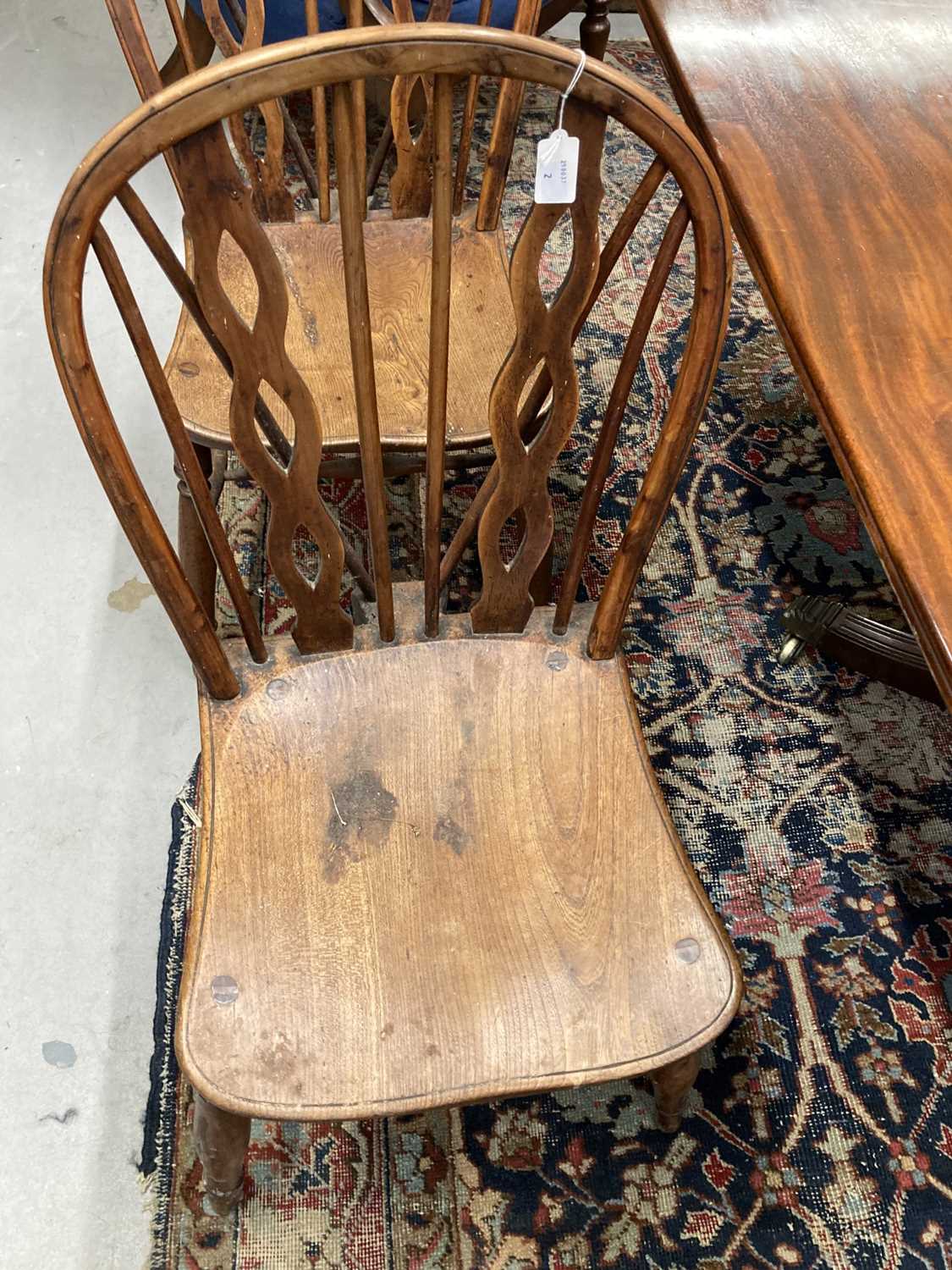 Furniture: - Image 4 of 4