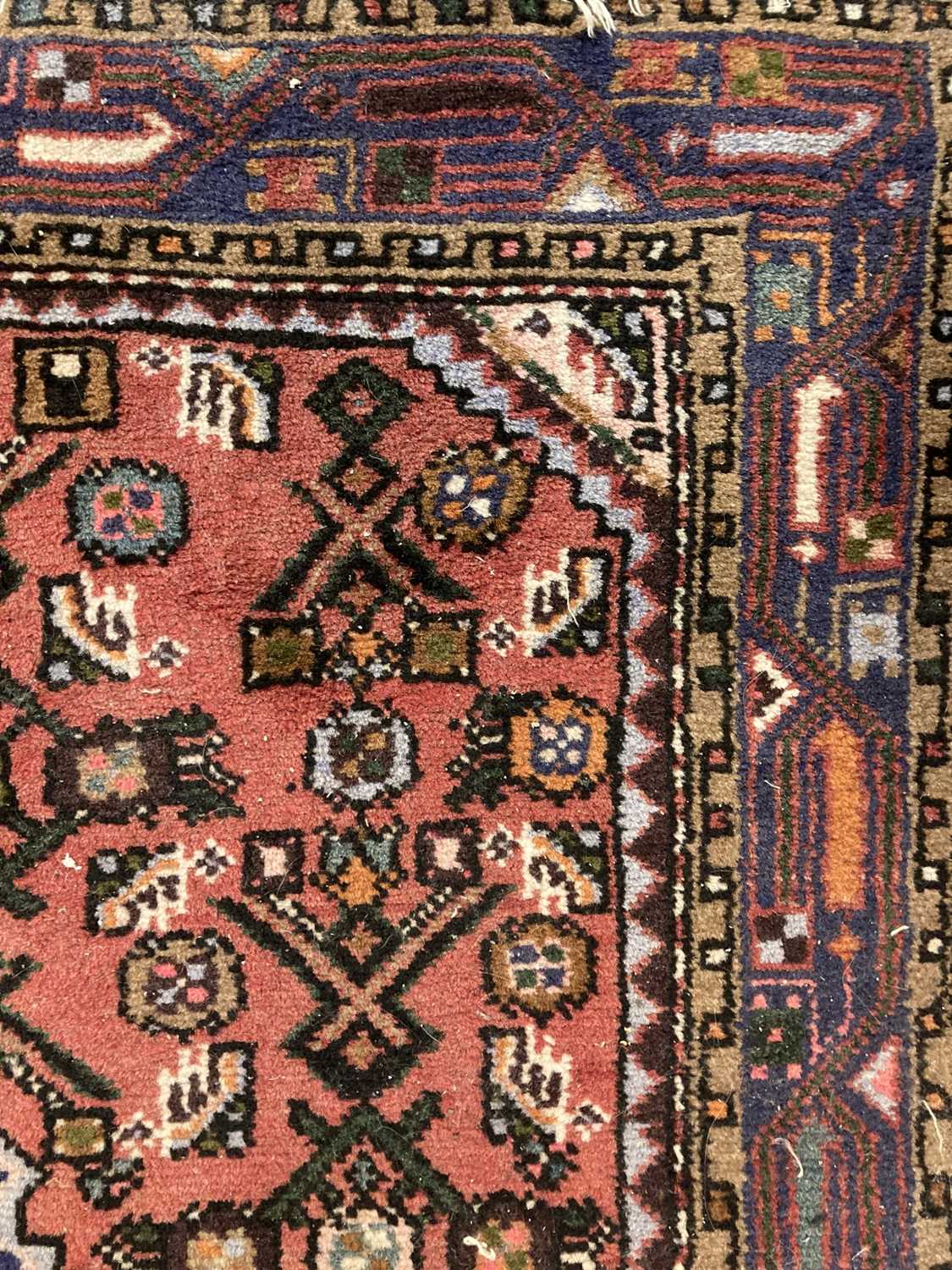 Carpets and rugs: - Image 2 of 3