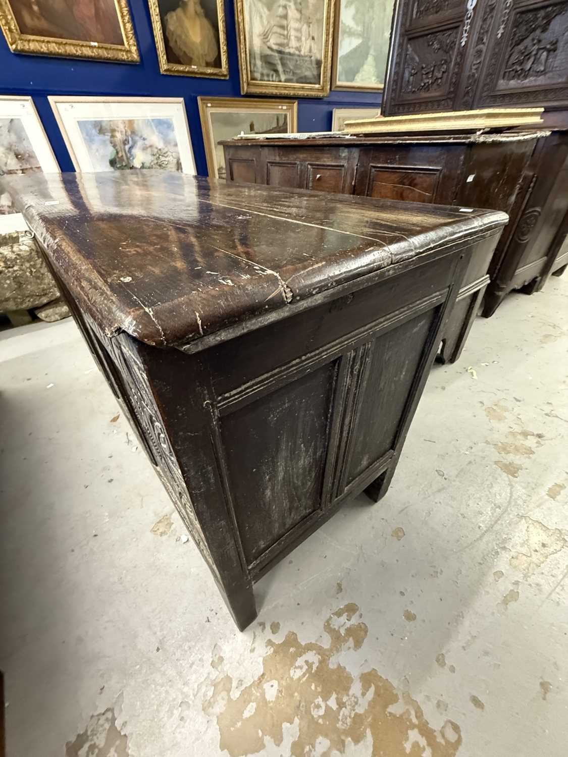 Furniture: - Image 4 of 4