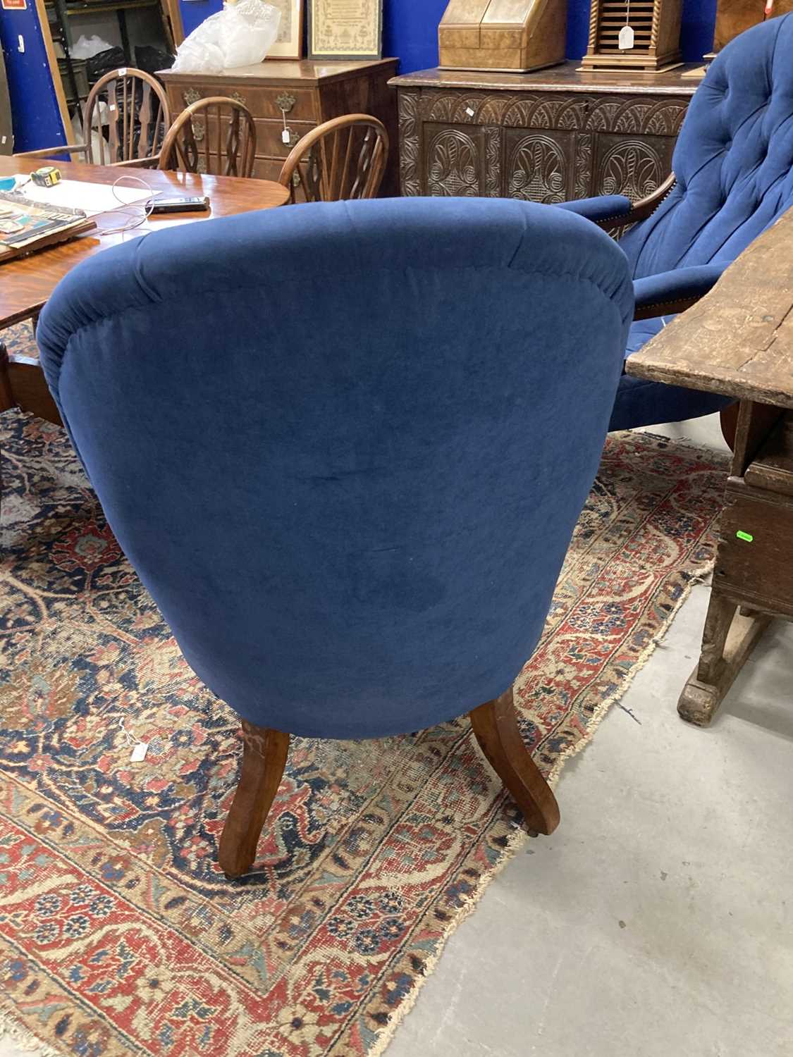 Furniture: - Image 4 of 4