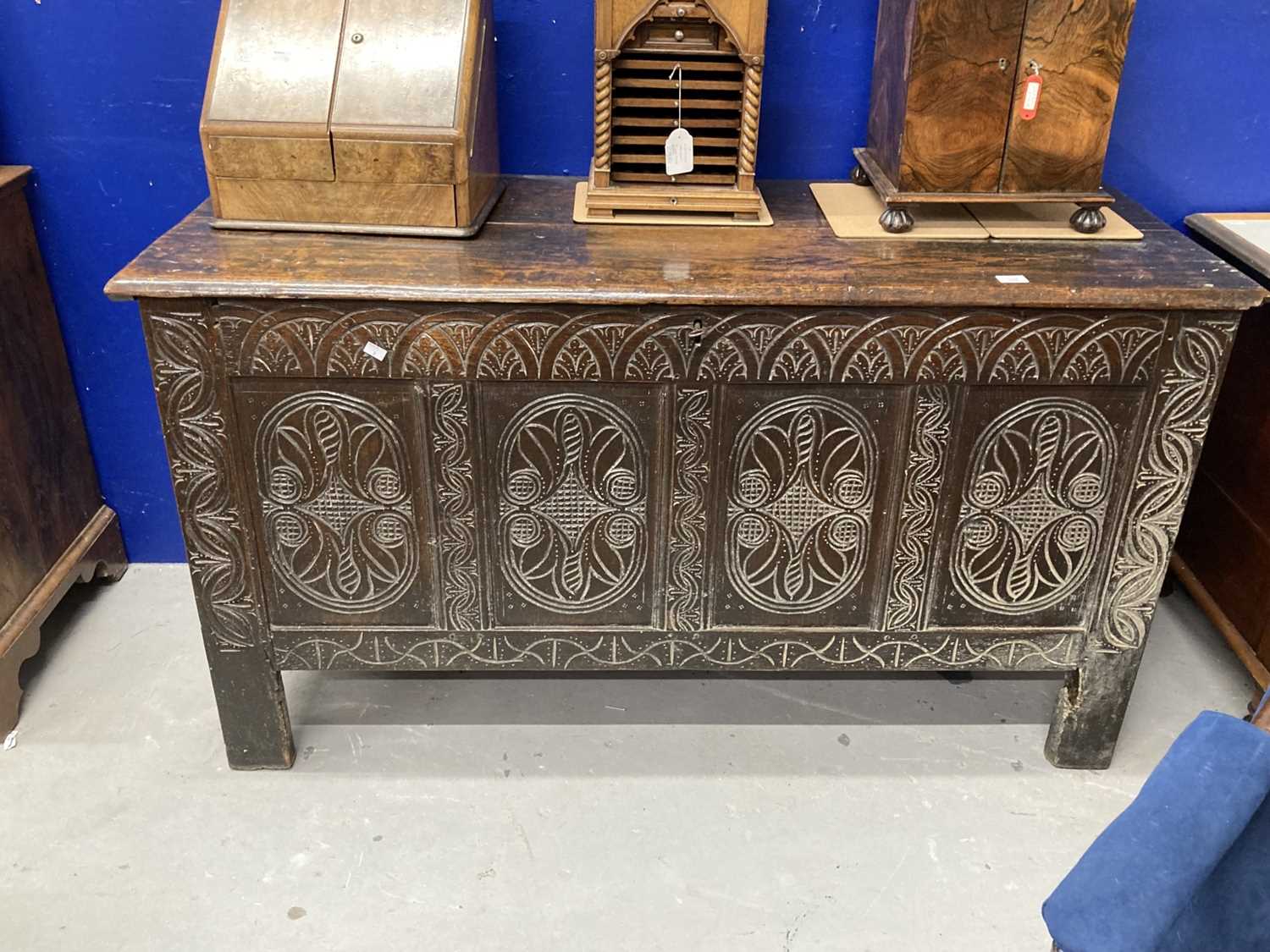 Furniture: - Image 3 of 4