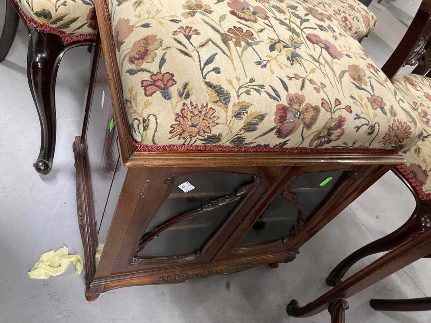 Furniture: - Image 3 of 6