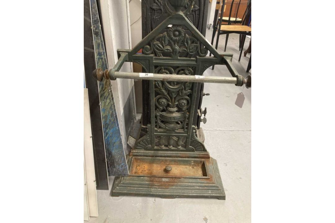 Metalware: - Image 1 of 2