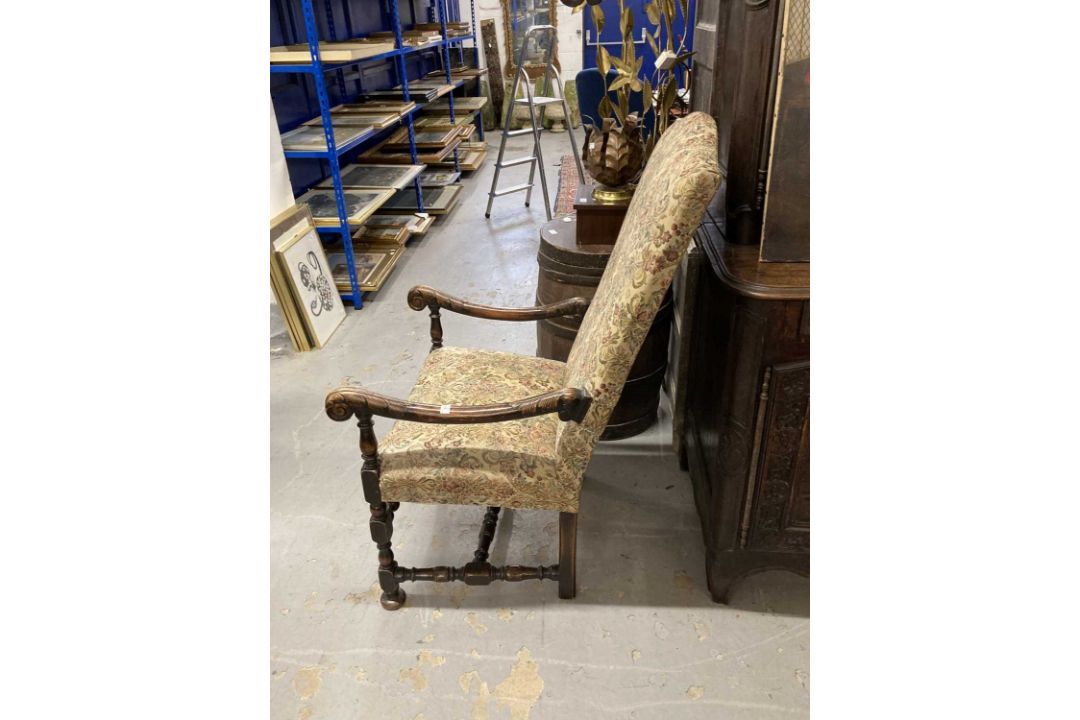 Furniture: - Image 3 of 3