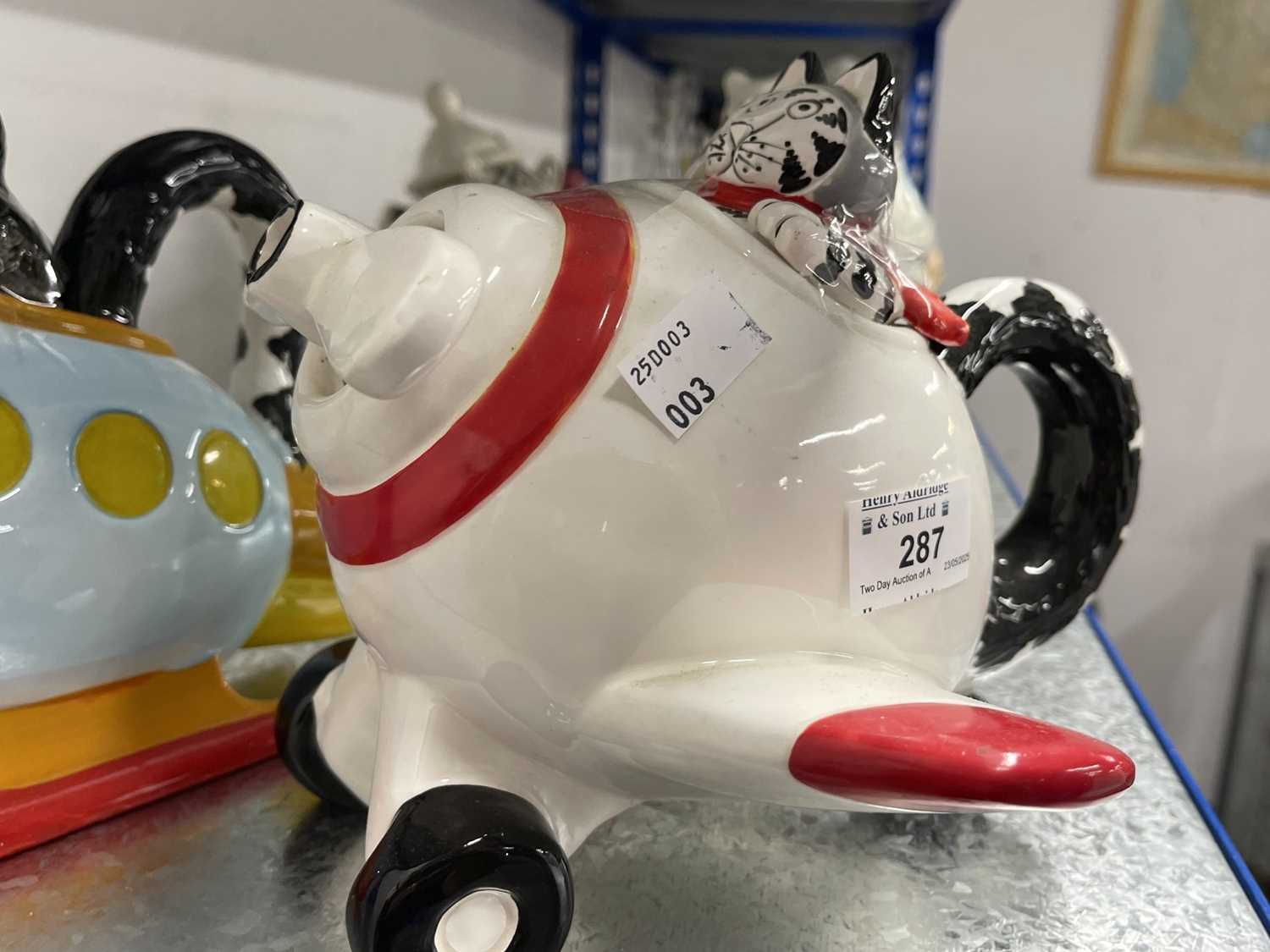Ceramics: - Image 3 of 3