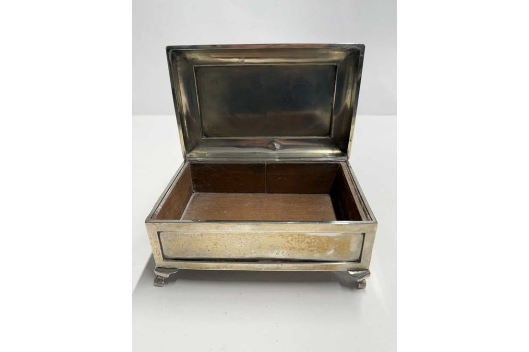 Silver: - Image 2 of 2
