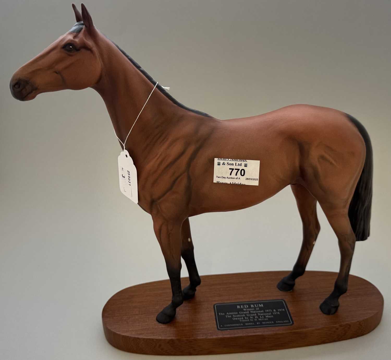 Ceramics: - Image 7 of 9