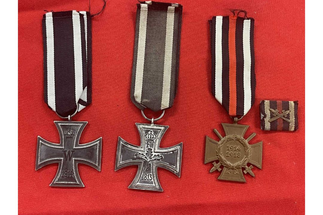 Militaria: - Image 1 of 6