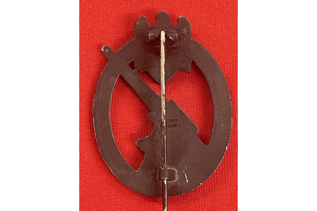 Militaria: - Image 2 of 4
