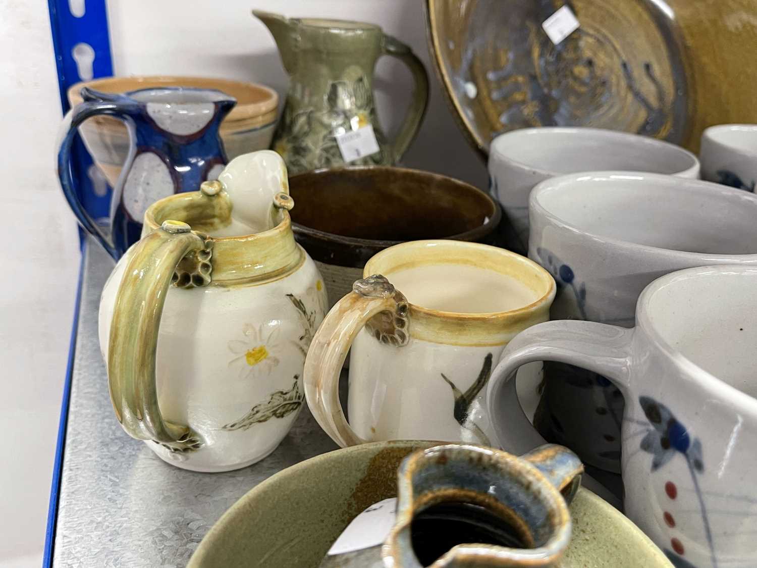 Studio Pottery: - Image 3 of 4