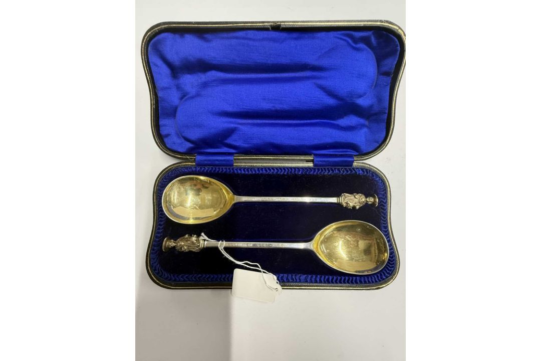 Silver: - Image 1 of 2
