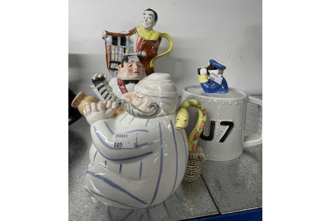 Ceramics: - Image 1 of 10