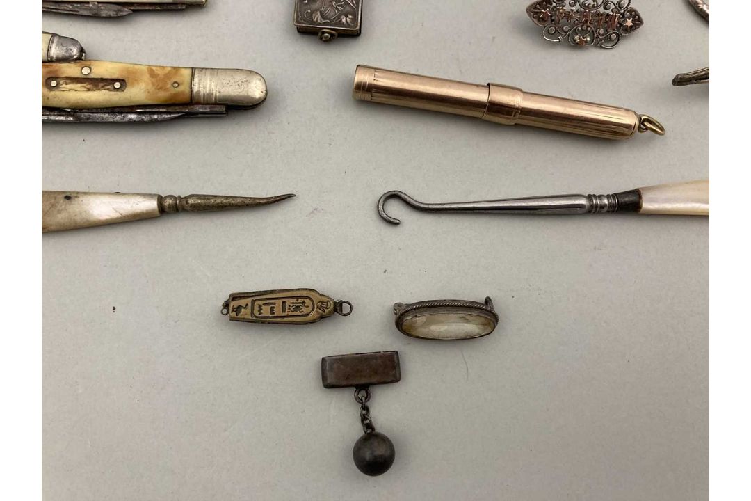 Objets D'Arts: - Image 4 of 4
