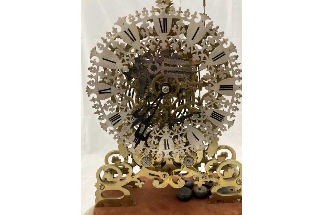 Clocks: - Image 2 of 6