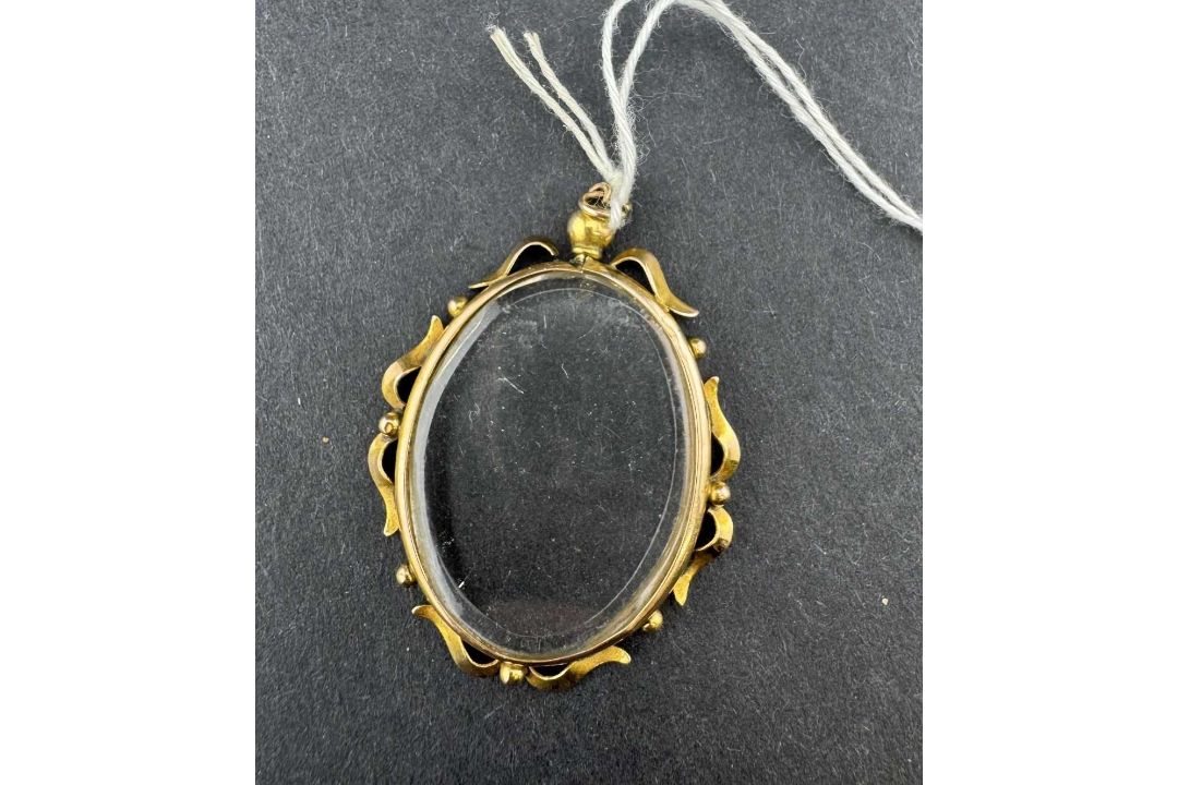 Jewellery: - Image 1 of 2