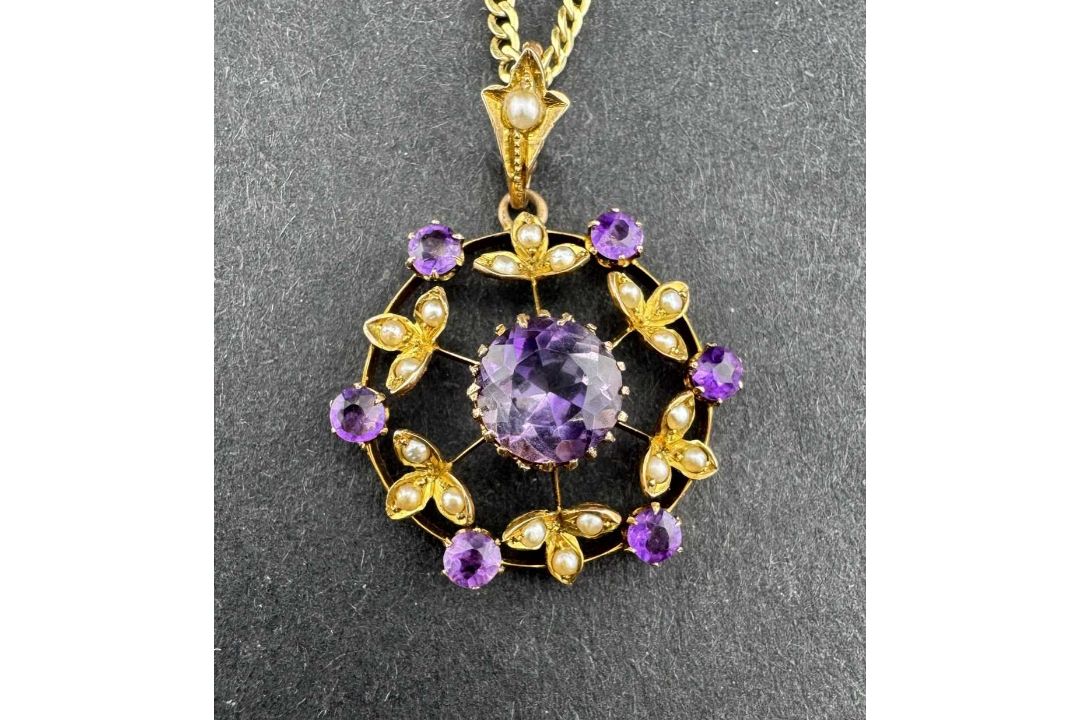 Jewellery: - Image 2 of 3
