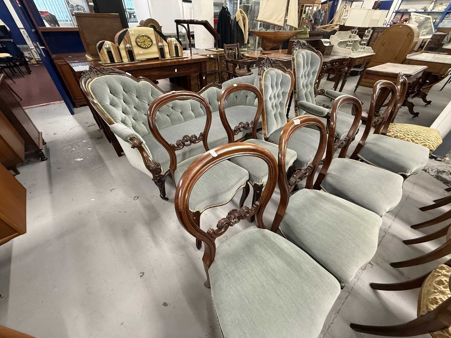 Furniture: - Image 3 of 5