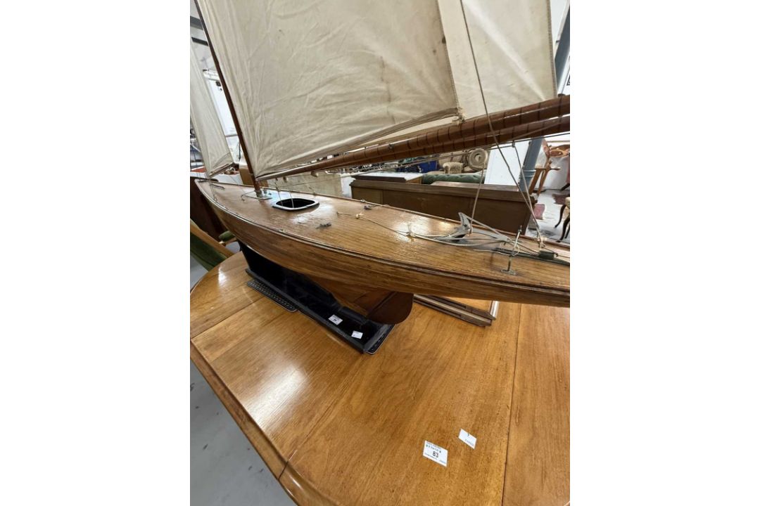 Models: - Image 2 of 8