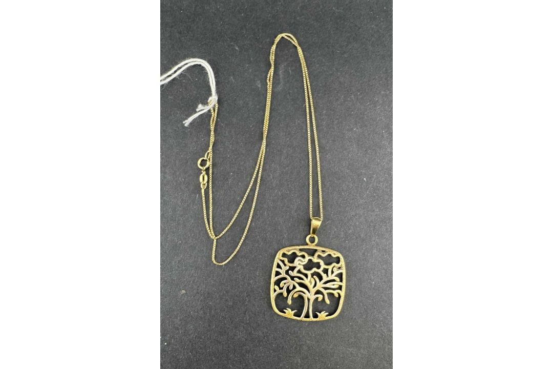 Jewellery: - Image 1 of 2