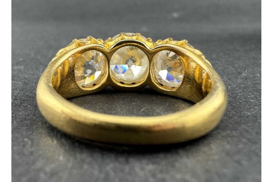 Jewellery: - Image 6 of 6