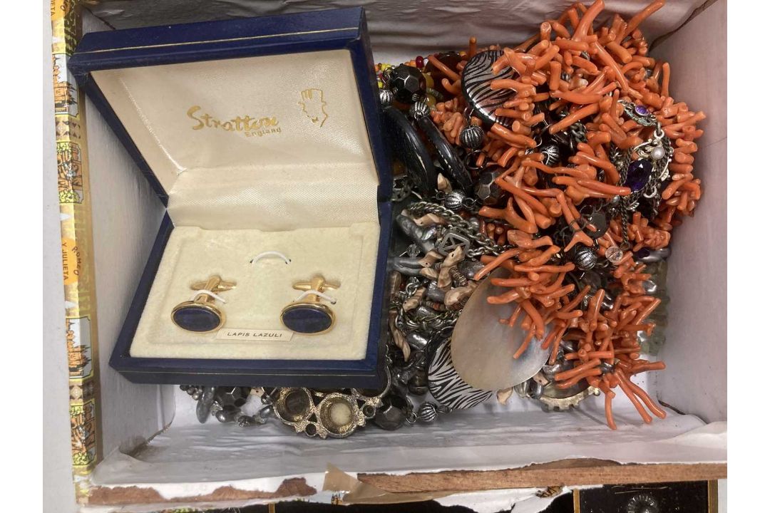 Costume Jewellery: - Image 3 of 4