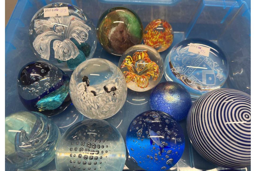 Paperweights: - Image 3 of 3