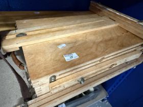 Furniture - Artist materials: