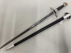 Military Edged Weapons: