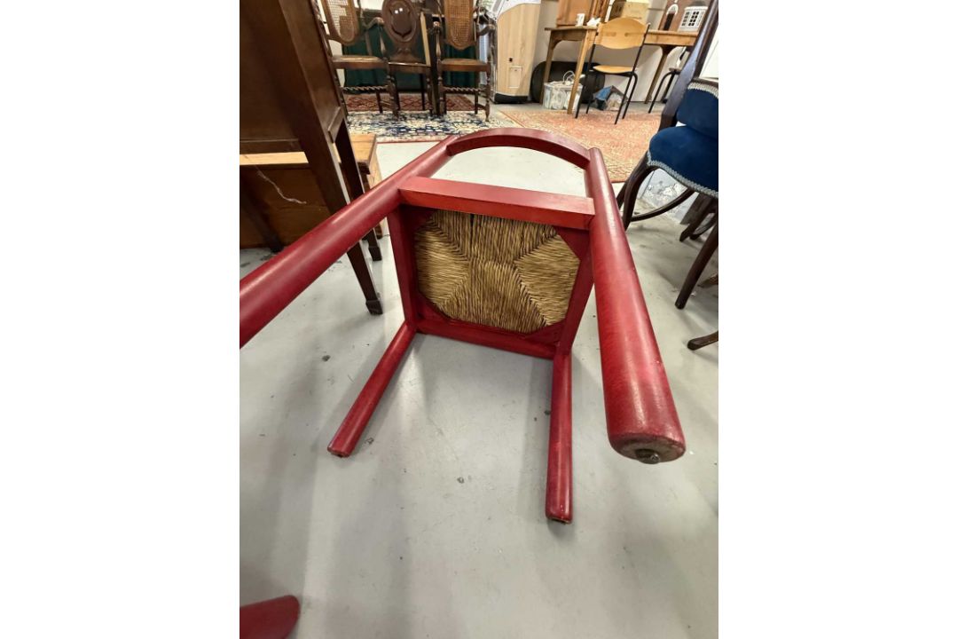 Furniture: - Image 3 of 3
