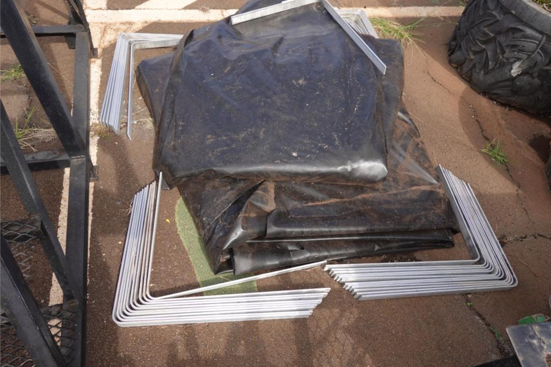 Interstate Products Flexible Spill Containment - Image 3 of 3