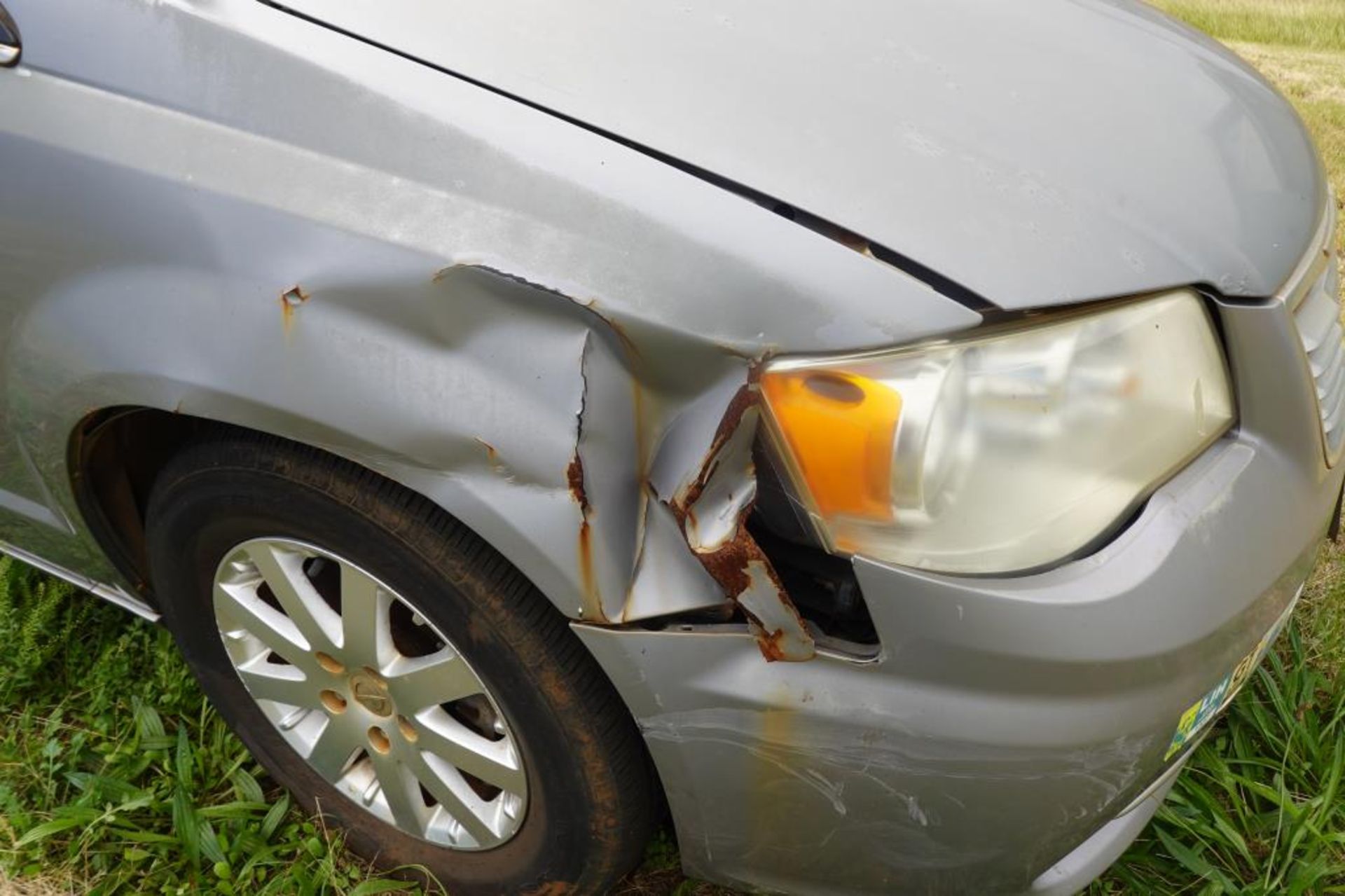 2013 Chrysler Passenger Van - Image 8 of 21