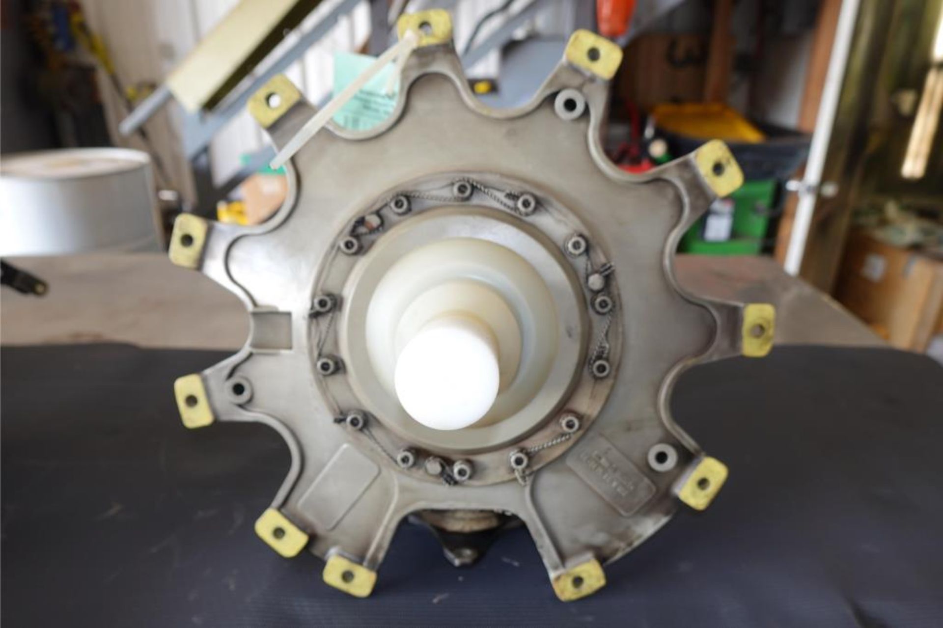 Tail Rotor Gearbox, Serviceable - Image 2 of 8