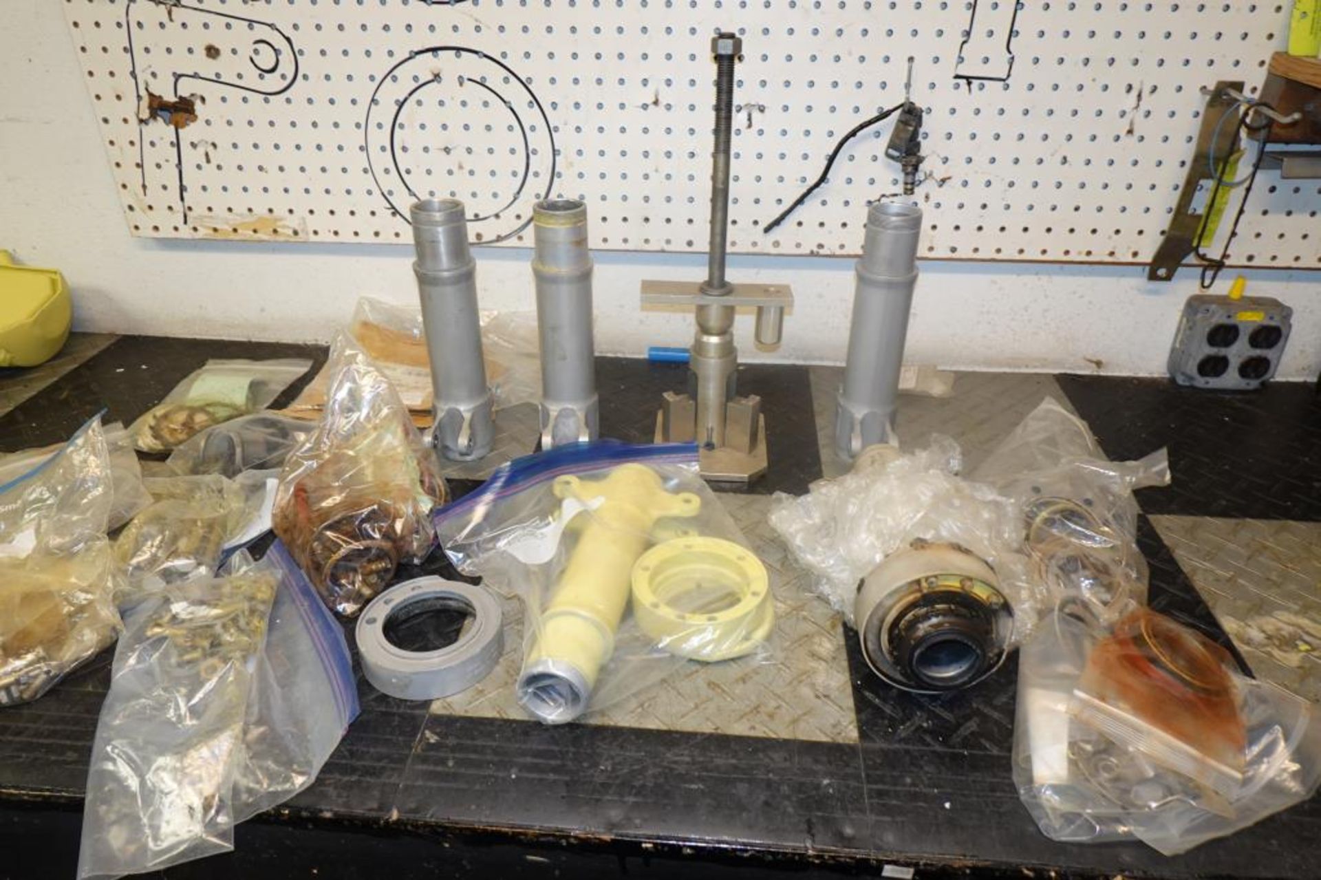 Assorted TR Tail Pitch Spider Assy's - Image 2 of 24