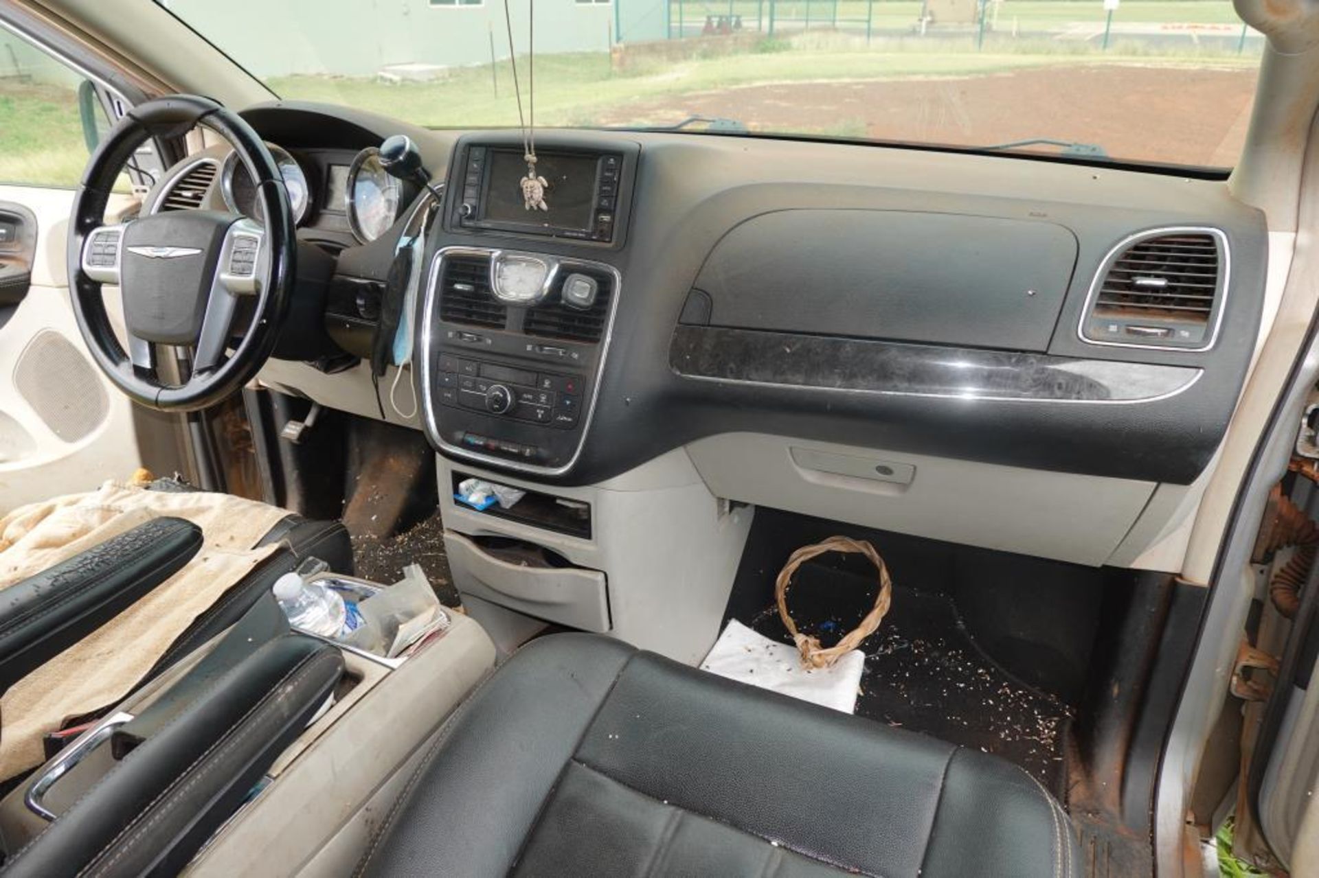 2013 Chrysler Passenger Van - Image 11 of 21