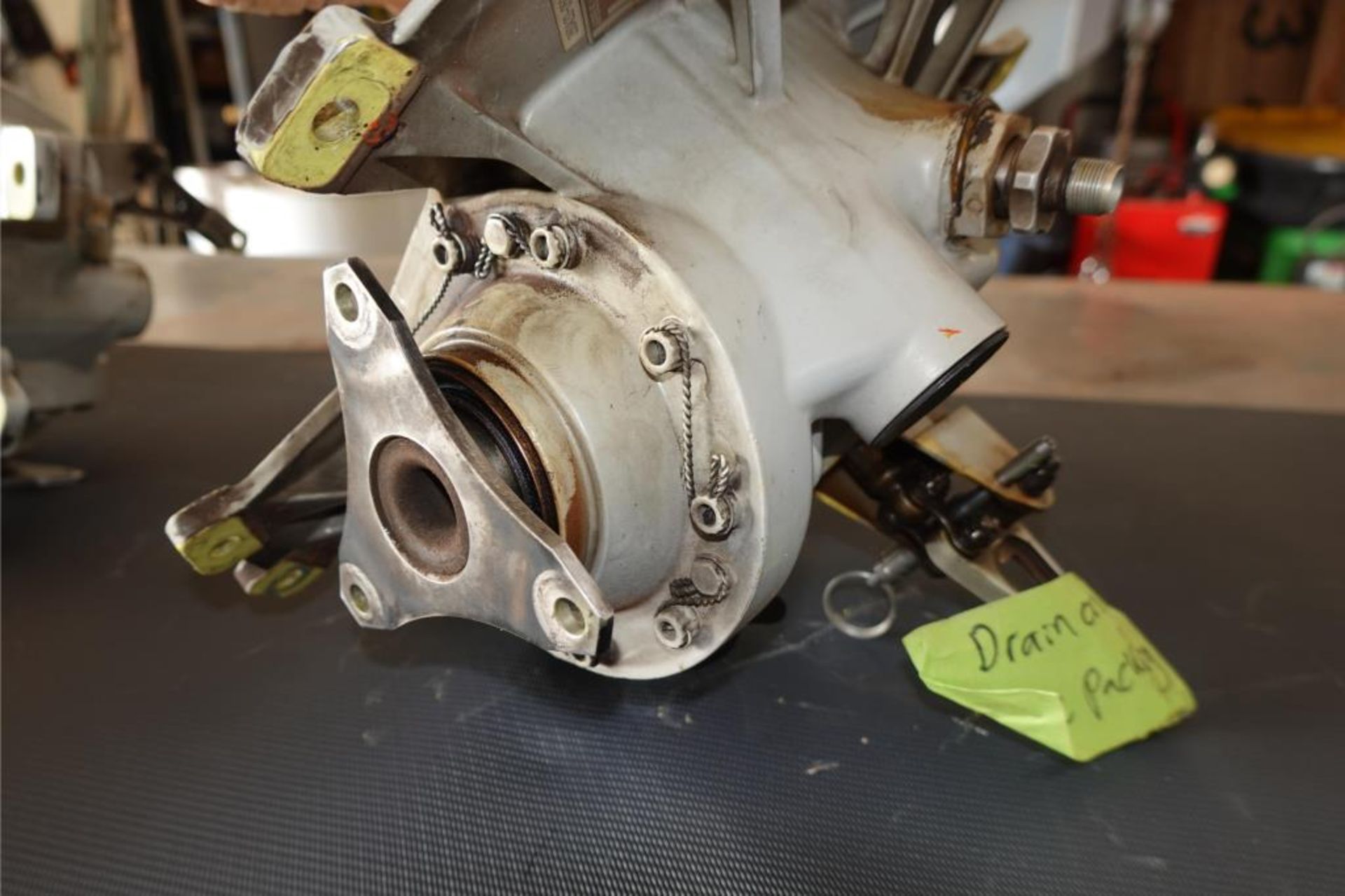 Tail Rotor Gearbox, Serviceable - Image 7 of 8