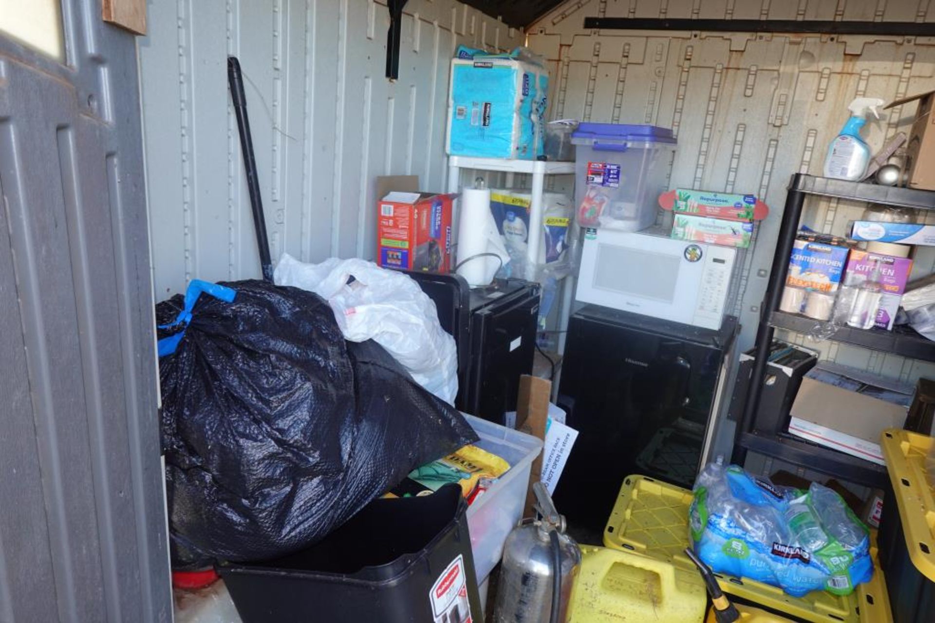 Storage Sheds With Contents - Image 9 of 23