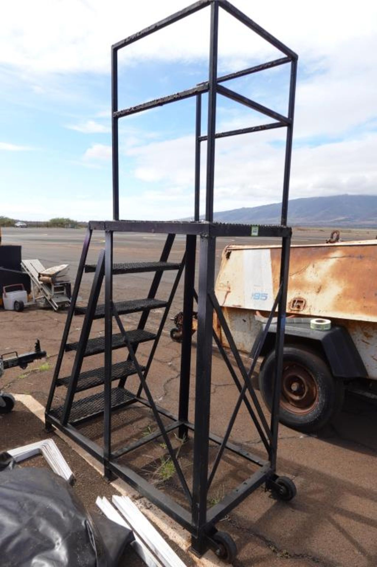 Heavy Duty Mobile Staircase Ladder - Image 4 of 4