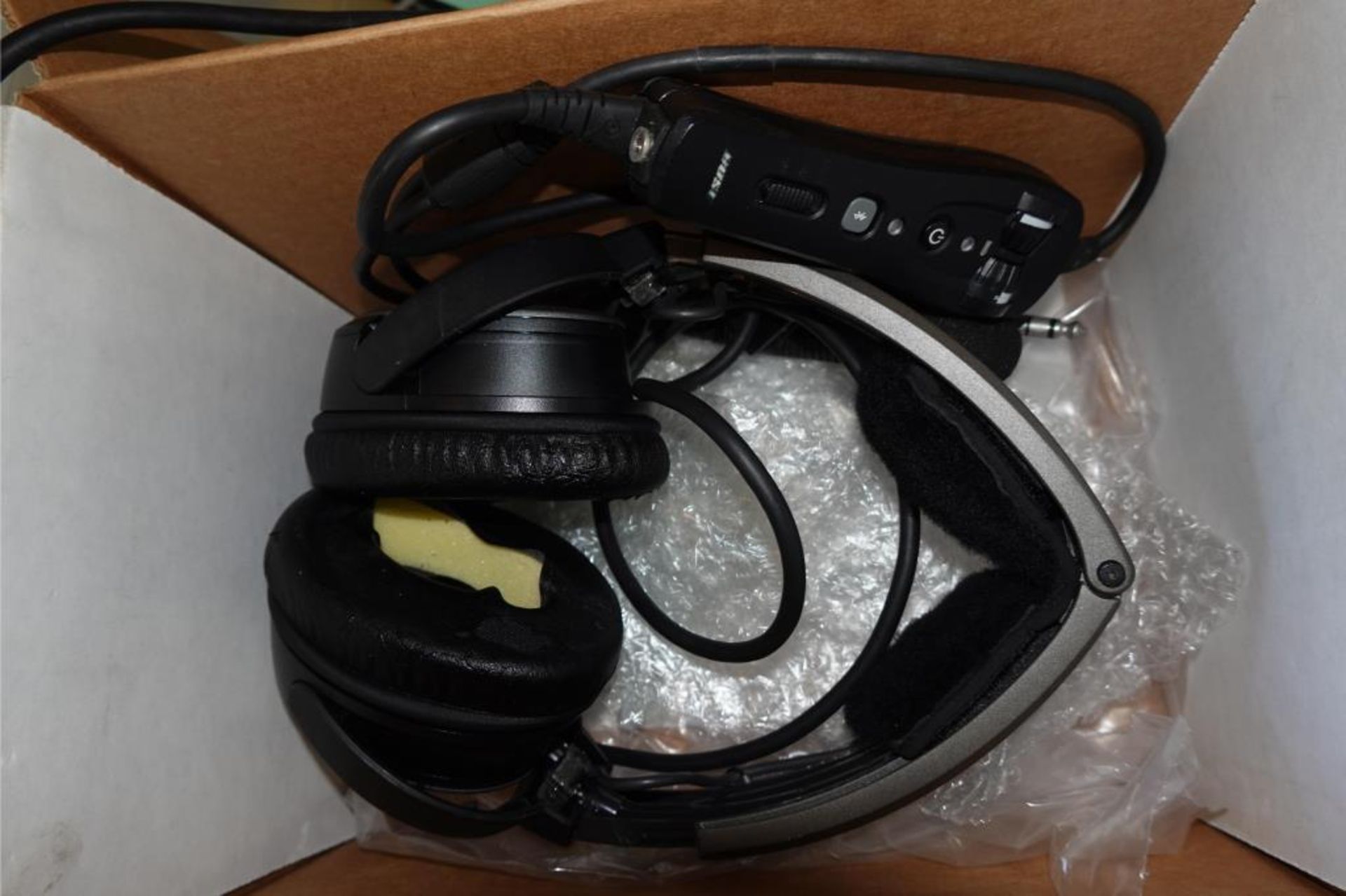 Bose Helicopter Aviation Head Sets - Image 3 of 8