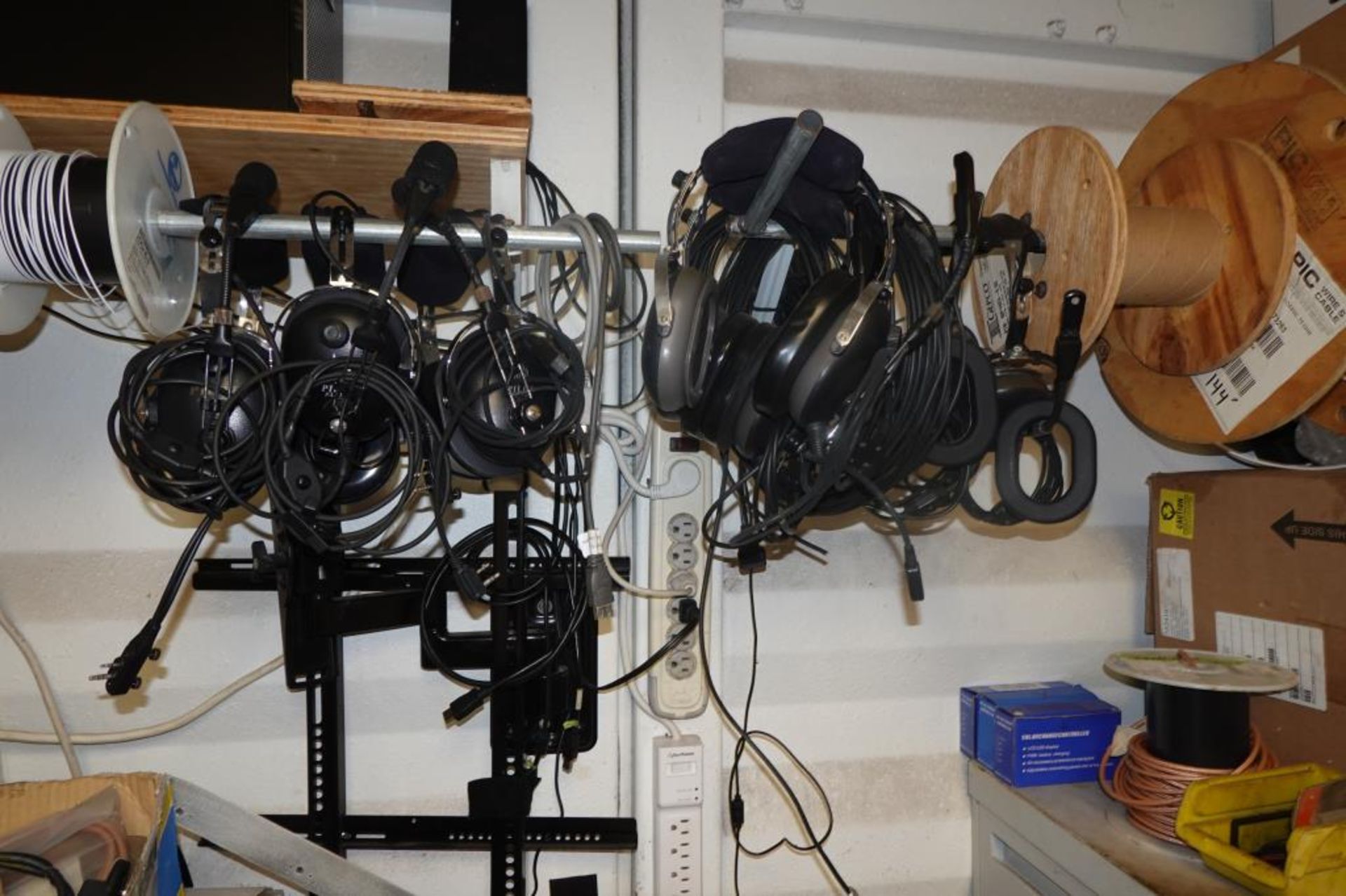 Assorted Aircraft Equipment - Image 16 of 23