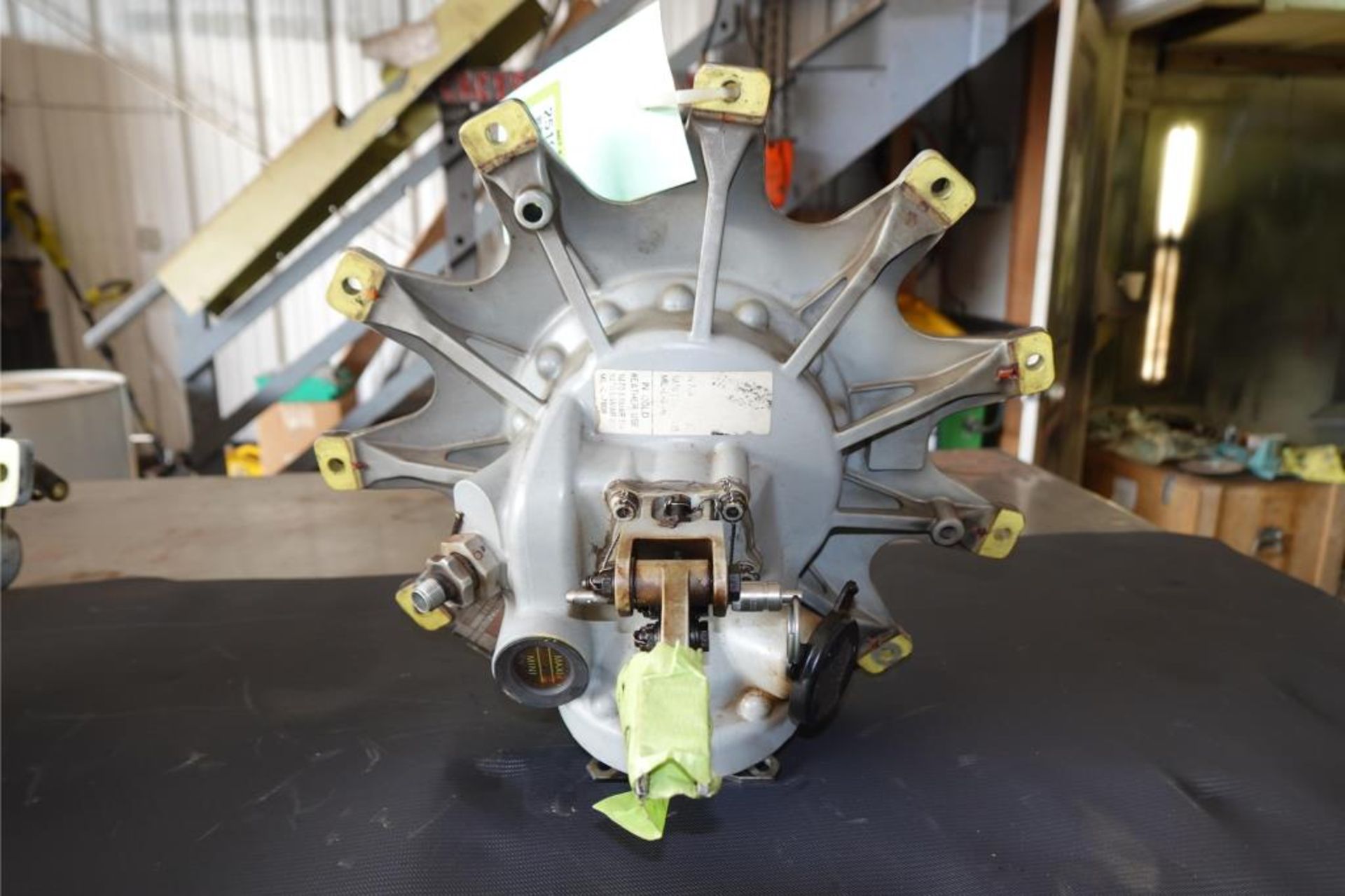 Tail Rotor Gearbox, Serviceable - Image 4 of 8